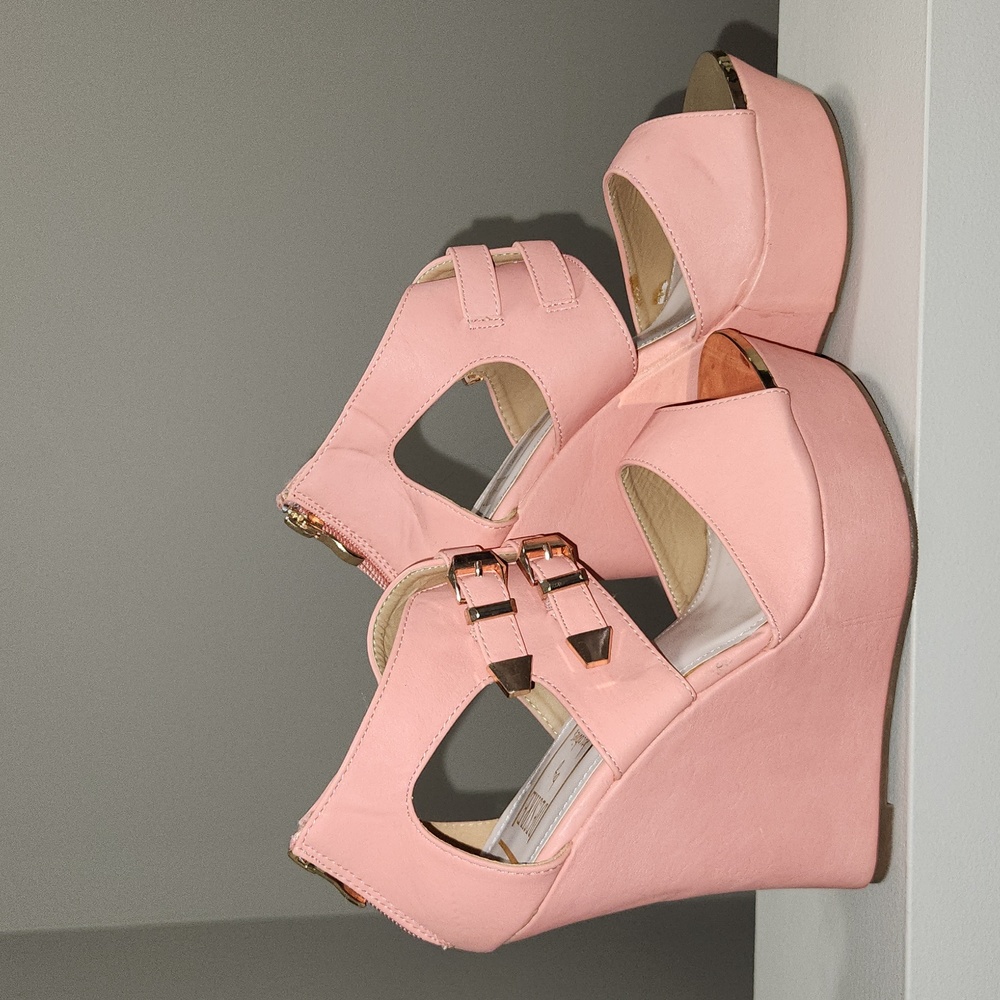 🌸3/$30! When Bundled-Brand New Coral Platform Heels- Size 6.5